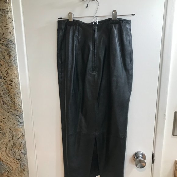Ruth Wagner black leather skirt, size 8 - Picture 2 of 3